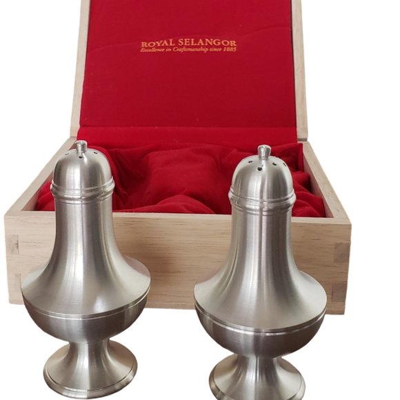 NIB Vintage Royal Selangor Pewter Salt and Pepper Shakers Original Wooden Box - Picture 2 of 12